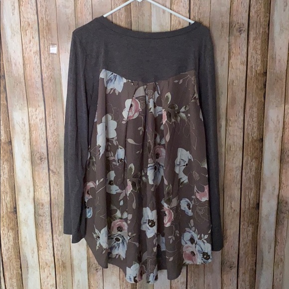 Floral long sleeve - Picture 2 of 3